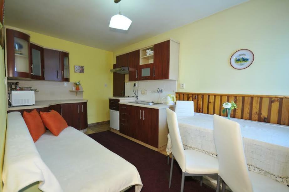 Apartmany Pod Troma Korunami Červený Kláštor Exterior foto